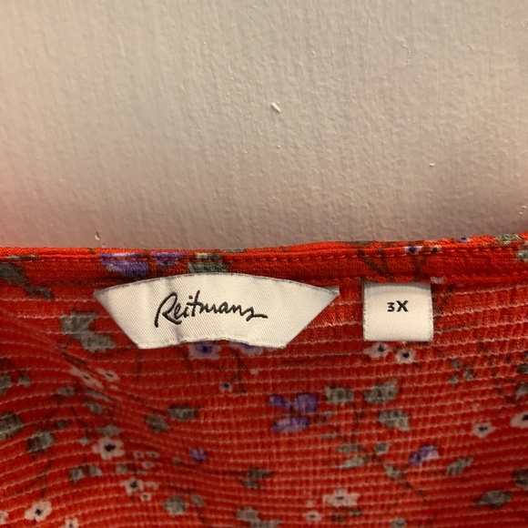 FLIRTY & CUTE NEVER WORN Sweetheart Neckline Ruched Short Sleeve Top! - Picture 4 of 8